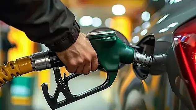 Depoları doldurun, benzine zam geliyor!