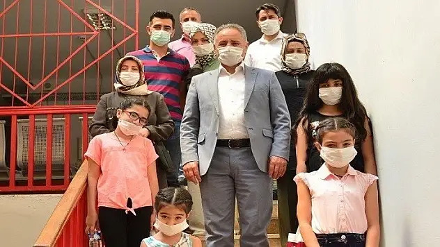 Dereceye Giren Öğrencilere Ödülleri Verildi