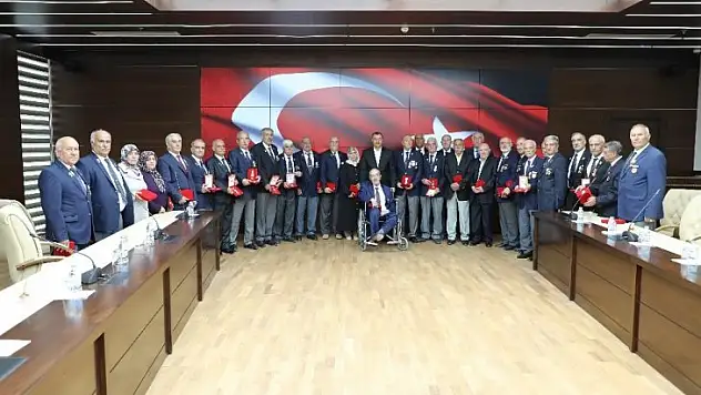 Elazığ'da Kıbrıs Gazilerine Milli Mücadele Madalyası verildi