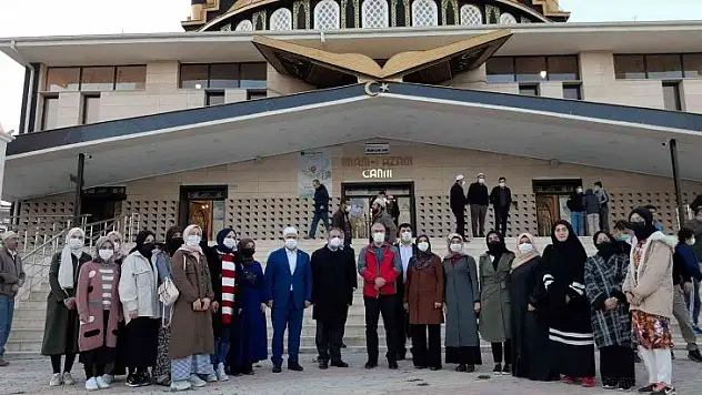 Elazığ'da tesbihat ve sohbet programı düzenlendi