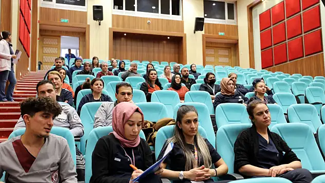 Fırat Üniversitesi'nde 'Kadına Yönelik Şiddetle Mücadele' konulu eğitim