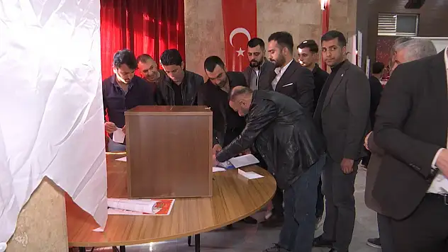 Kızılkaya, yeniden Türk Kızılay Elazığ Şube Başkanlığına seçildi