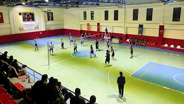 Kovancılarda voleybol heyecanı