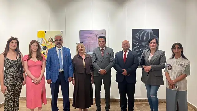 Munzur Üniversitesi Resim Bölümü mezuniyet sergisi Tunceli Müzesi'nde açıldı