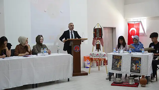 Ortaokullar arası münazara yarışması