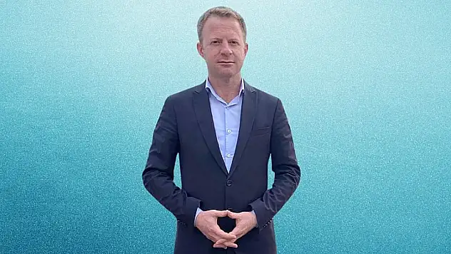 Prof. Dr. Selçuk Beşir Demir'e Pearson'dan yetki