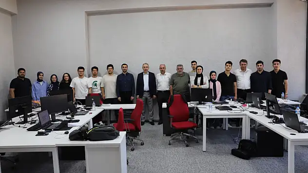 Rektör Prof. Dr. Fahrettin Göktaş'tan Prof. Dr. Yasemin Açık Ar-Ge Merkezine ziyaret
