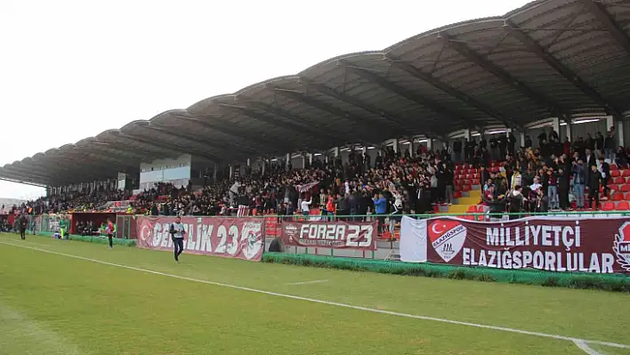 1922 Konyaspor maçını bin 350 biletli seyirci izledi