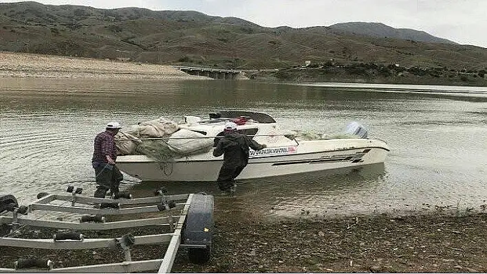 2.300 Metre Kaçak Balık Ağı Ele Geçirildi