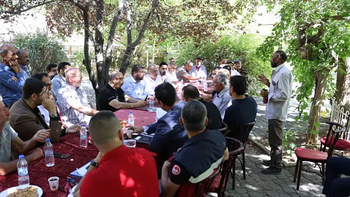 Açıkkapı ve Nazırlı, Ağın'da vatandaşları dinledi 