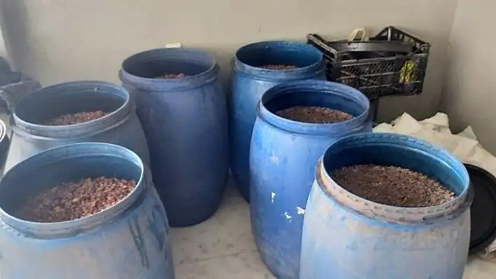 Adana'da 2 bin 180 litre kaçak içki ele geçirildi