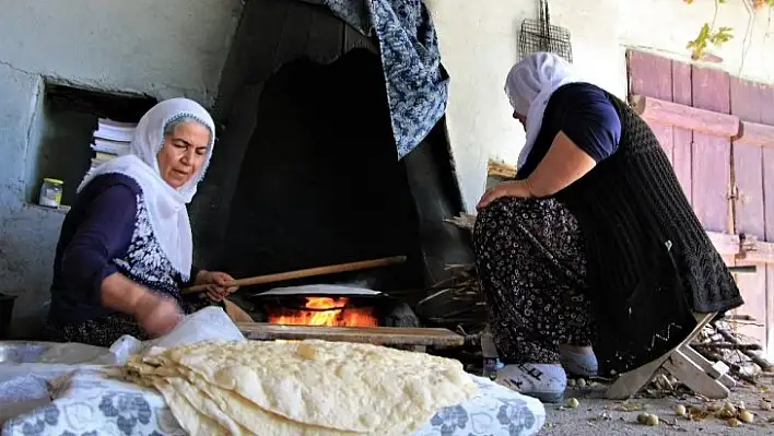 Aileler, kışlık erzaklarını hazırladı