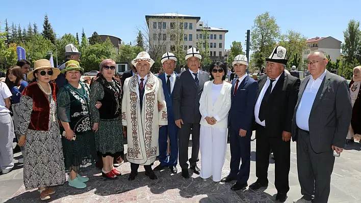 'Alıkul Osmonov ve Manas Destanı'nın 1030. Yılı Programı' düzenlendi