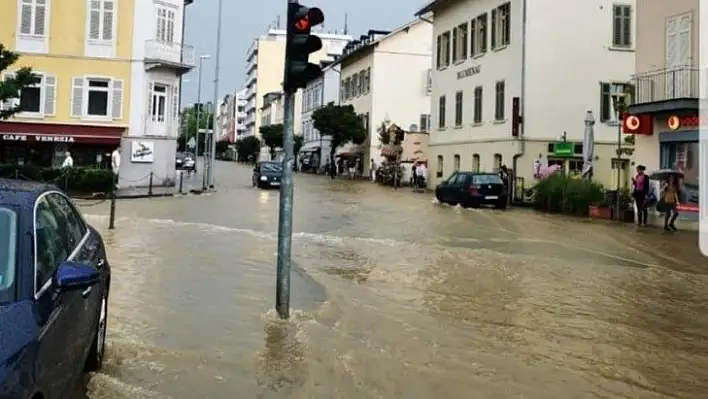 Almanya'da çöl sıcaklarının ardından şiddetli yağış başladı