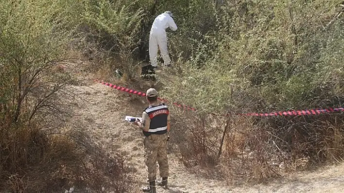 Yaralı halde bulunan genç hastanede hayatını kaybetti