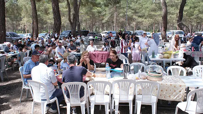 Antalya'daki Elazığlılar '14. Peynirli Ekmek Günü'nde' buluştu