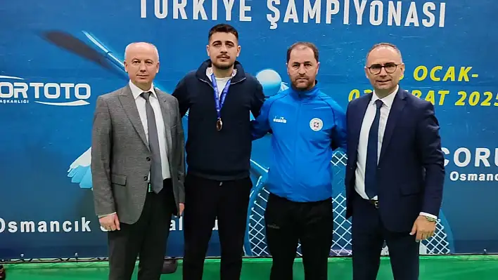 Badminton'dan gururlandıran başarı