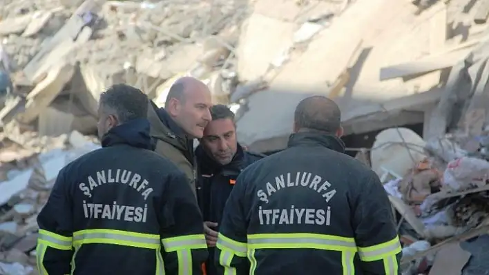 Bakanlar Soylu ve Koca ile Binali Yıldırım, deprem bölgesinde incelemelerde bulundu