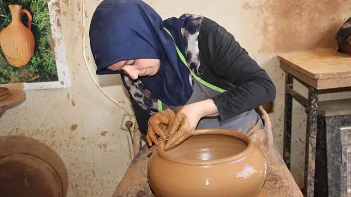 Bileziklerini satıp atölye açtı, kendi işinin patronu oldu