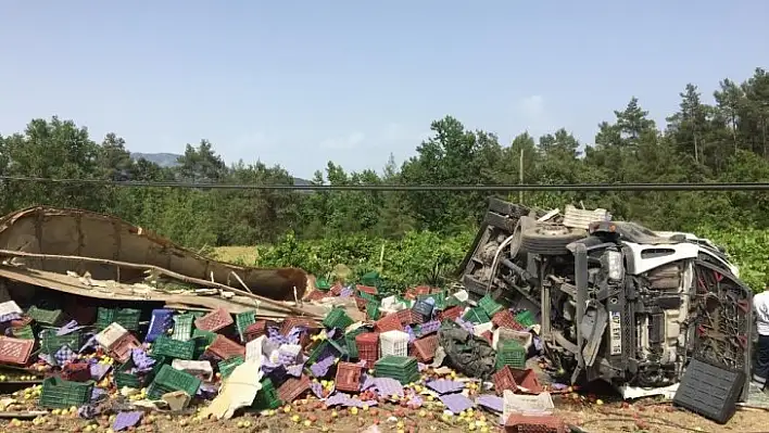 Burdur'da meyve yüklü tır devrildi: 1 ölü, 1 yaralı