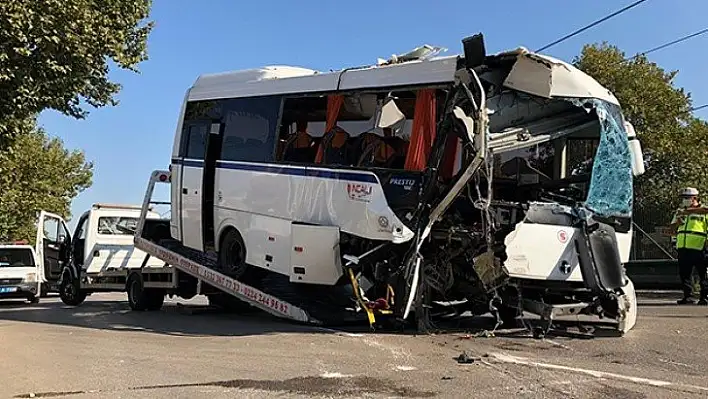 Bursa'da feci kaza: 2 ölü, 17 yaralı