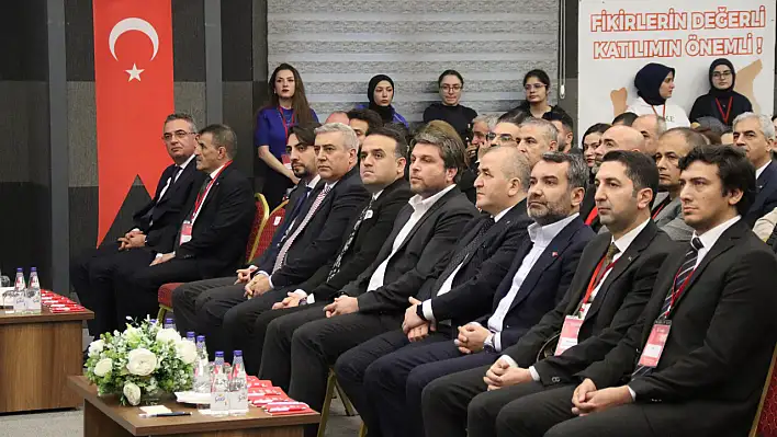 'Büyük Gençlik Çalıştayı' yoğun katılım ile gerçekleştirildi