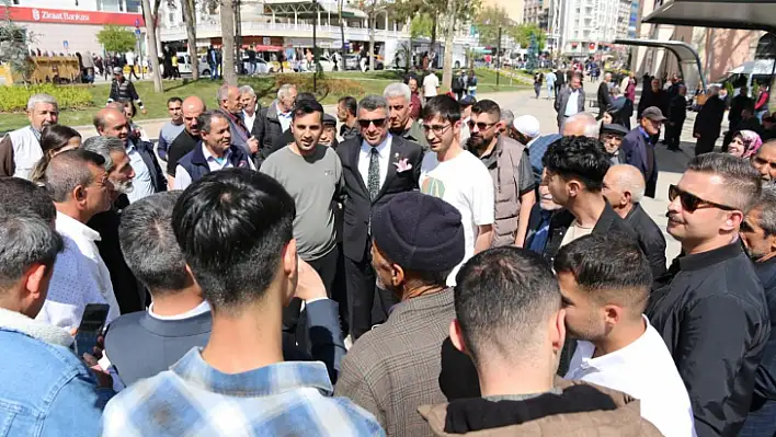 CHP'li Erol'a vatandaşlardan yoğun ilgi