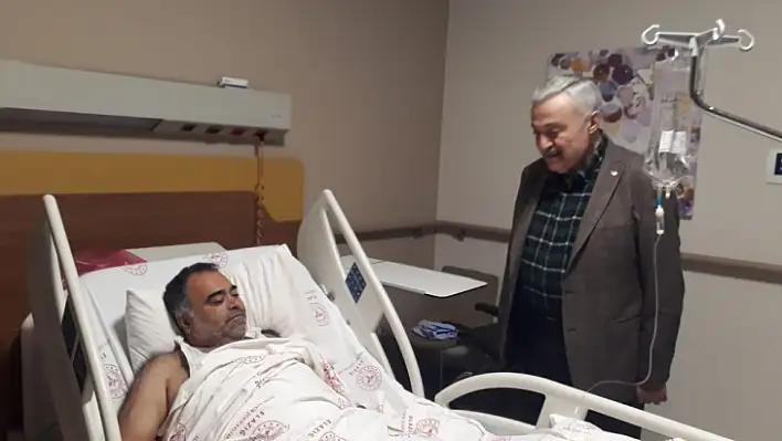 Demirbağ, Elazığ'da tedavileri süren depremzedelerle bir araya geldi 