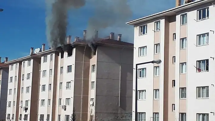 Depremin vurduğu Elazığ'da yangın