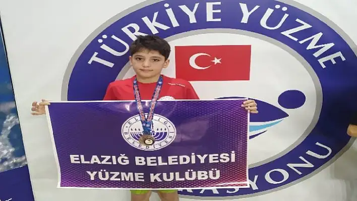 EBUAŞ Yüzme Kulübü Sporcusu Ömer Yiğit Demir bronz madalya kazandı