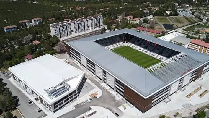 Elazığ Atatürk Stadyumu milli maça hazırlanıyor 