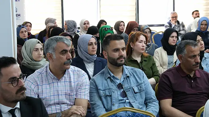 Elazığ Belediyesi 'Ailede Ruh Sağlığı' konulu söyleşi düzenledi