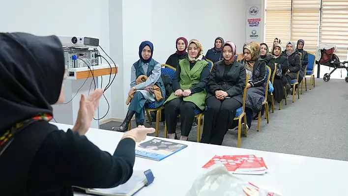 Elazığ Belediyesi Anne Çocuk Akademisi ilk mezunlarını verdi