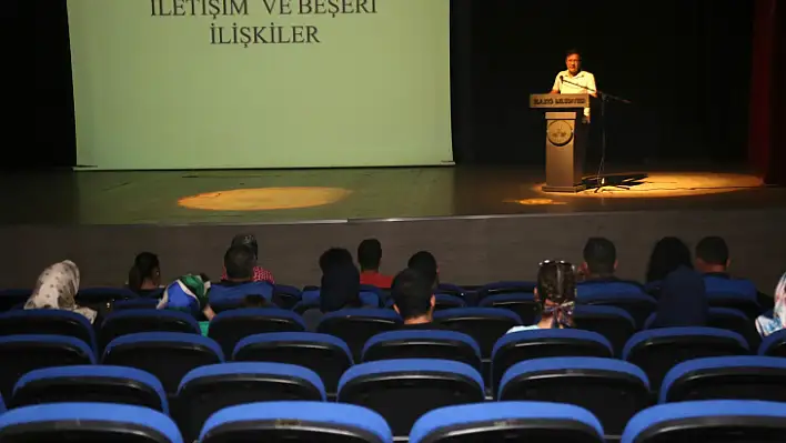 Elazığ Belediyesi çalışanlarına iletişim ve beşeri ilişkiler semineri