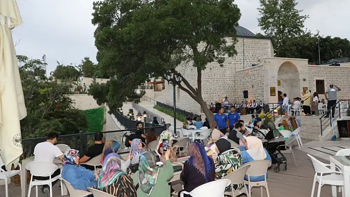 Elazığ Belediyesi Harput'ta kürsübaşı programı düzenledi