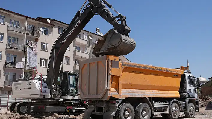 Elazığ Belediyesi şehir merkezi kentsel dönüşüm projesinde ilk temel atılıyor