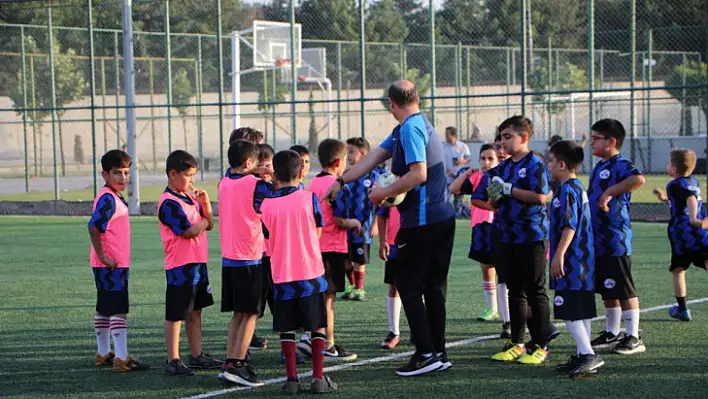 Elazığ Belediyesi ücretsiz Yaz Spor Kursları başladı 