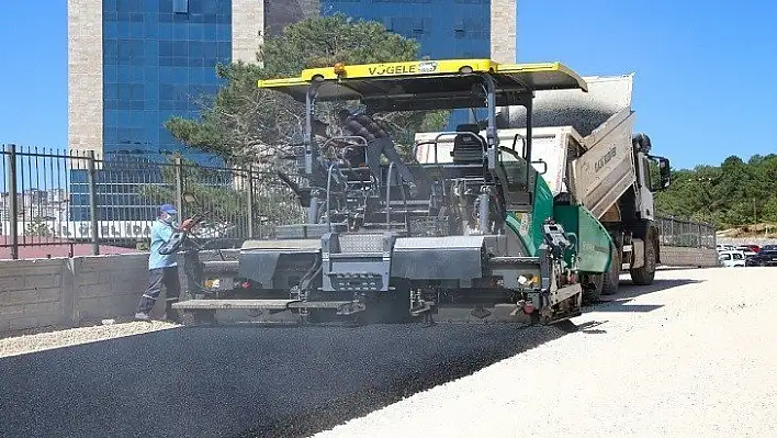 Elazığ Belediyesi Yol Çalışmalarını Sürdürüyor