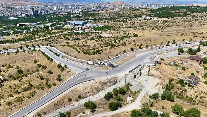 Elazığ Belediyesi, yol yenileme ve iyileştirme çalışmalarını sürdürüyor