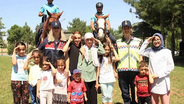 Elazığ'da 'Atlı Jandarma Timi' göreve başladı