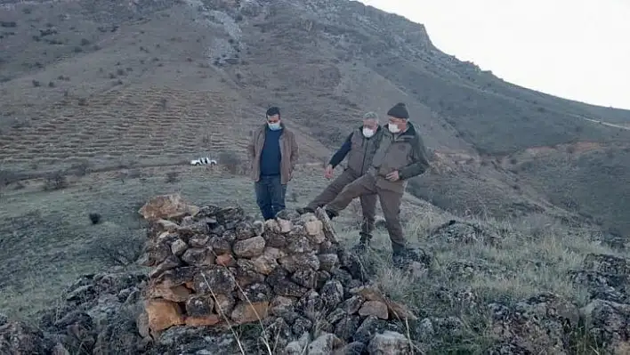 Elazığ'da  kaçak avda kullanılan meterisler yıkıldı