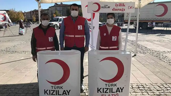 Elazığ'da 'Kızılay Sokağı' ve fotoğraf sergisi açıldı