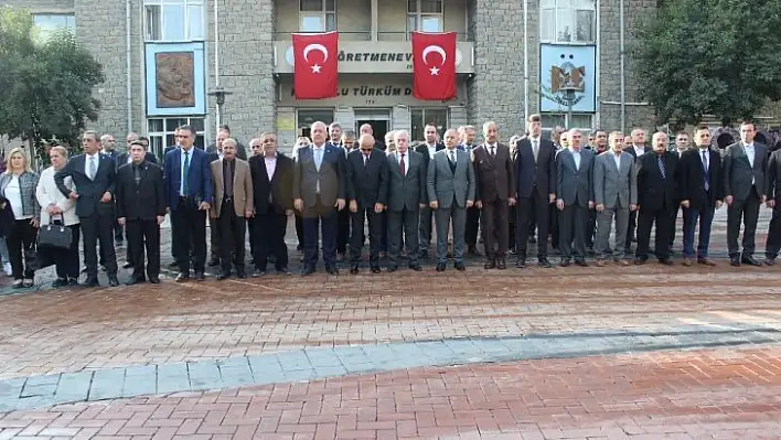 Elazığ'da, 'Öğretmenler Günü' kutlamaları