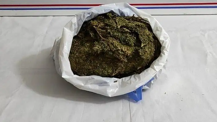 Elazığ'da 1 kilo 600 gram esrarla yakalanan şüpheli tutuklandı