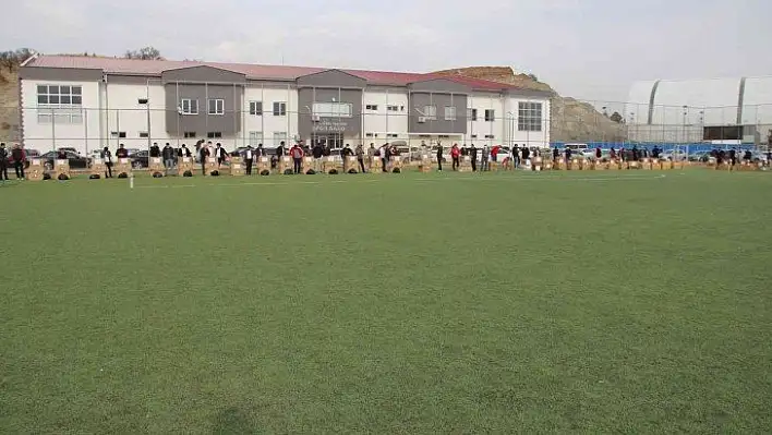 Elazığ'da 107 kulübe spor malzemesi yardımı