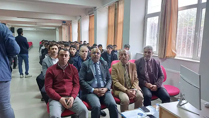 Elazığ'da 12. sınıf öğrencilerine girişimcilik eğitimi