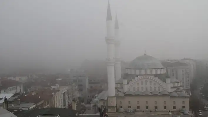 Elazığ'da 3 gündür devam eden yoğun sis hava ulaşımını da etkiliyor