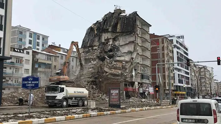 Elazığ'da ağır hasarlı bina sayısı yükseliyor! 