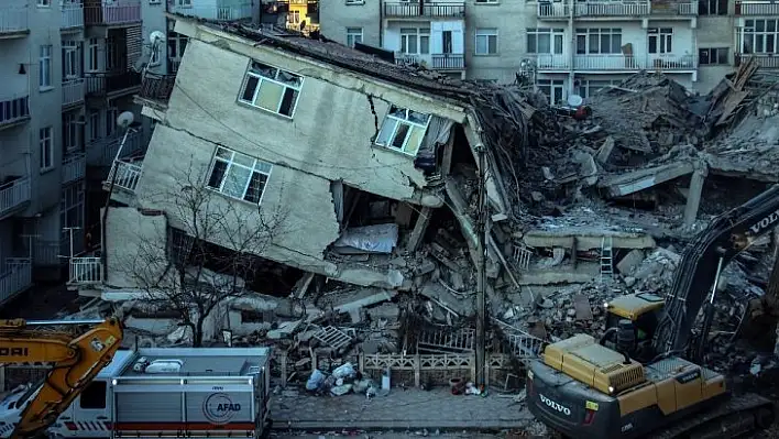 Elazığ'da arama kurtarma çalışmalarında 36 saat geride kaldı