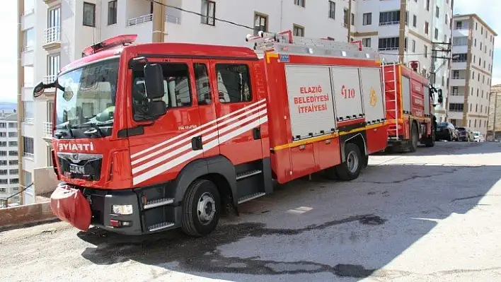 Elazığ'da çatı yangını, büyümeden söndürüldü